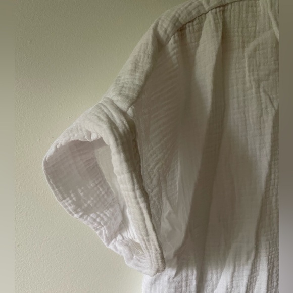 White gauze shirt in size large - Picture 2 of 5